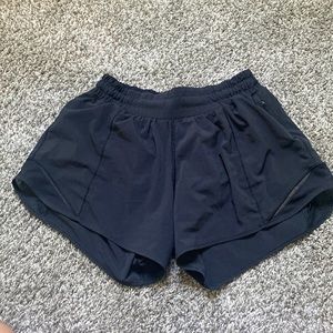 Lululemon hotty hot 4” shorts!